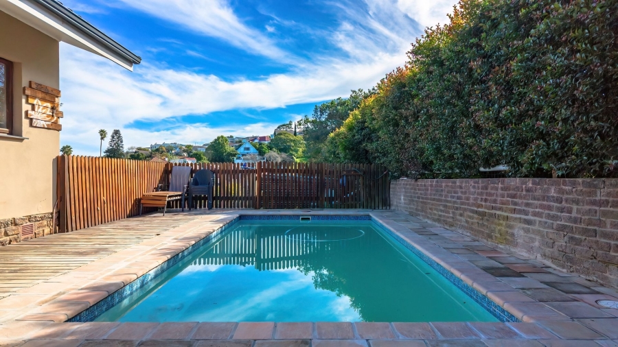 4 Bedroom Property for Sale in Knysna Central Western Cape